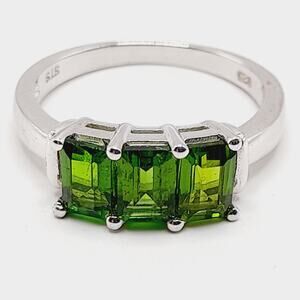 Vintage Sterling Silver Green Gemstone Ring Size 8 Signed STS 925